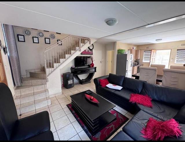 4 BEDROOM HOUSE FOR SALE IN ALBERTSDAL